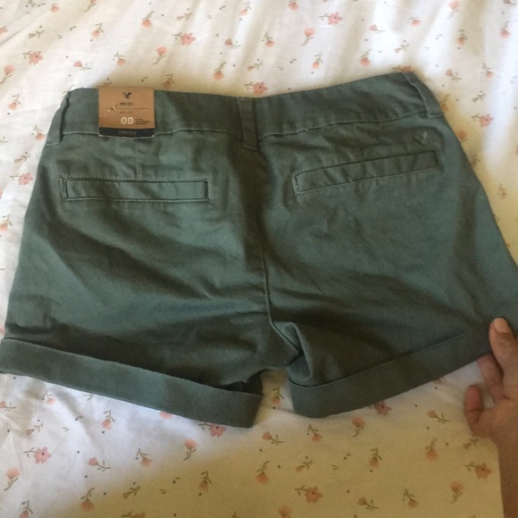 American Eagle Mid fit shorts - Picture 2 of 4